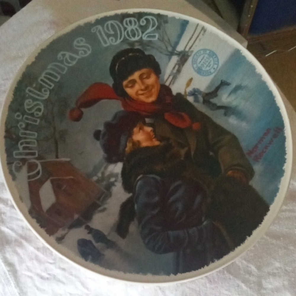 Edwin M. Knowles Christmas Courtship Plate